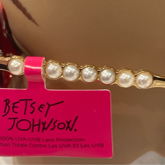 Betsey Johnson Spice of Life Cat Eye Faux Pearl Arms Red Sunnies Sunglasses NWT - Picture 5 of 12